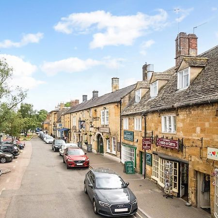 Appartamento Redesdale View, High Street With Private Garden Moreton-in-Marsh Esterno foto